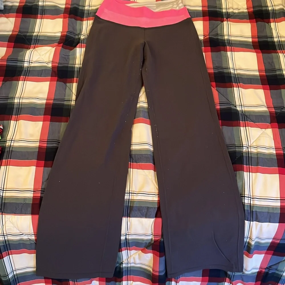 LULULEMON size 2 flare leggings - Picture 2 of 4